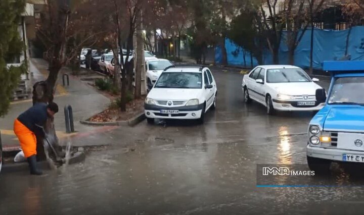 انسداد محورهای حساس شهری و نقاط مستعد آب‌گرفتگی شیراز