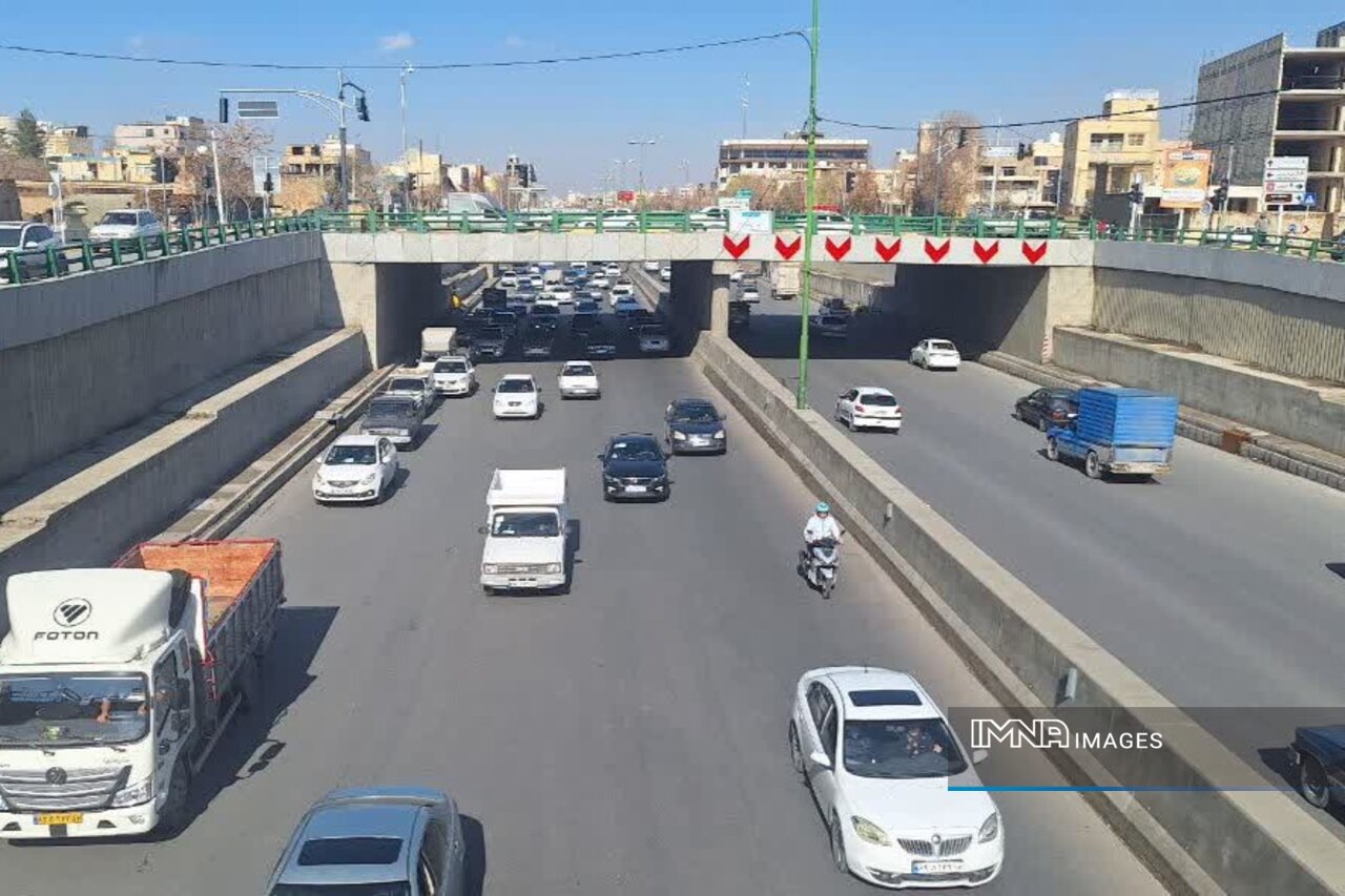 بزرگراه شهید خرازی در محدوده منطقه یک اصفهان بدون آبگرفتگی مدیریت شد