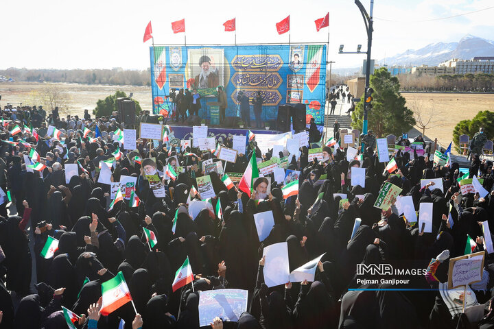 تجمع مردمی گرامیداشت حماسه 9 دی در اصفهان