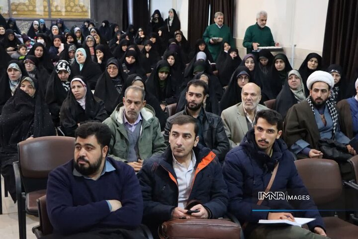 آغاز سلسله نشست‌های «منظومه» با محور اندیشه‌های رهبر انقلاب در منطقه ۱۴ اصفهان