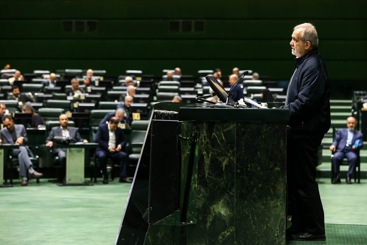 نامه پزشکیان به مجلس در موافقت با اصلاحات معیشتی بودجه/ رای‌گیری به تعویق افتاد