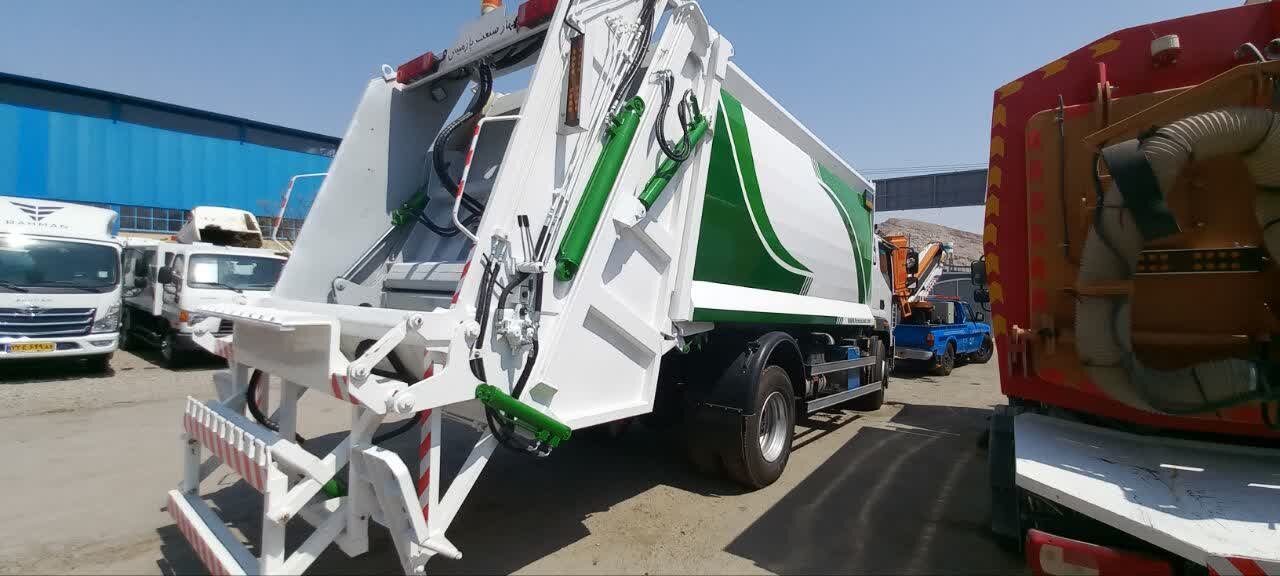 افزودن ماشین‌آلات ۱۰ تنی، هزینه جمع‌آوری پسماند را در اصفهان کاهش می‌دهد
