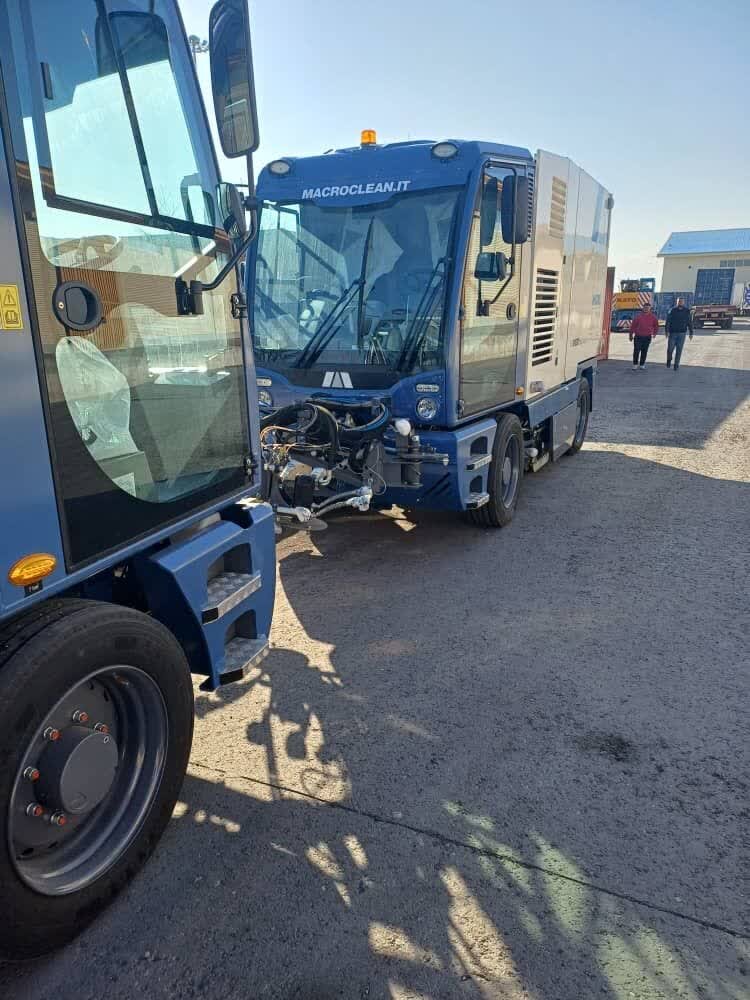 ورود جاروهای الواتوری انتشار گرد و غبار در نظافت شهری اصفهان را به صفر میرساند