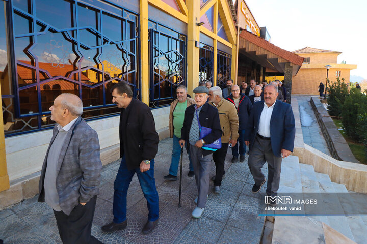 تور گردشگری بازنشستگان شهرداری اصفهان