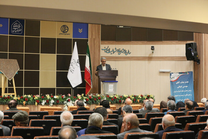 خانه مشروطه پایگاهی برای مدیریت راهبردی احزاب/ خانه احزاب اصفهان در مسیر تأسیس