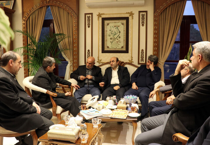 استاندار اصفهان بر تقویت نقش احزاب در مدیریت کشور تأکید کرد