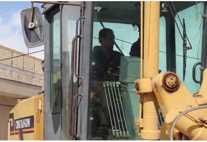 شهرداری که راننده گریدر شد