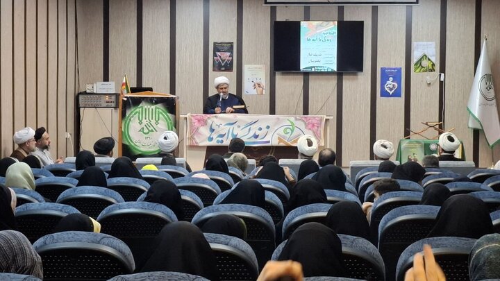 ۳۵۰۰ محفل قرآنی فعال در اجرای طرح زندگی با آیه‌ها در مازندران