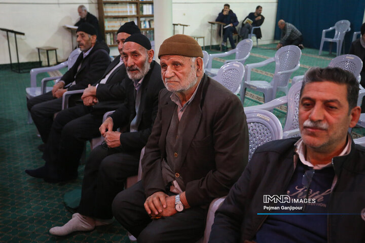 نشست مسئولین استان اصفهان با  مردم منطقه 11