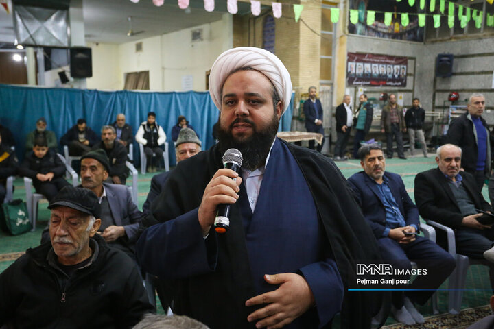 نشست مسئولین استان اصفهان با  مردم منطقه 11