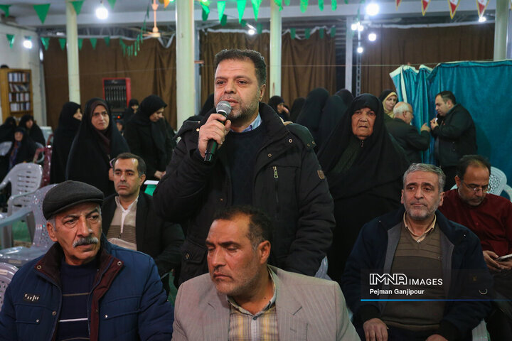 نشست مسئولین استان اصفهان با  مردم منطقه 11