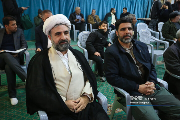 نشست مسئولین استان اصفهان با  مردم منطقه 11