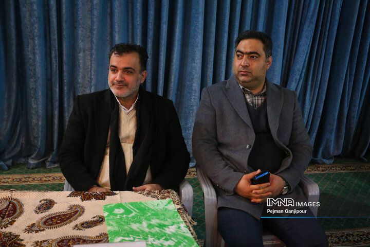 نشست مسئولین استان اصفهان با  مردم منطقه 11