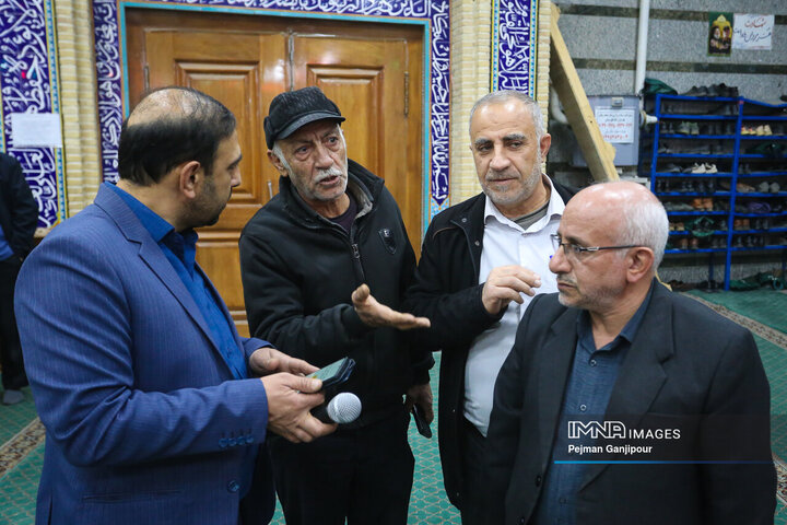 نشست مسئولین استان اصفهان با  مردم منطقه 11