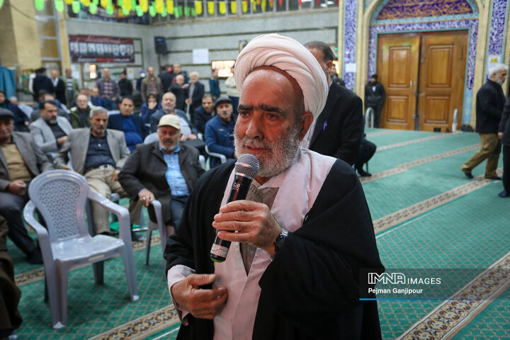 نشست مسئولین استان اصفهان با  مردم منطقه 11