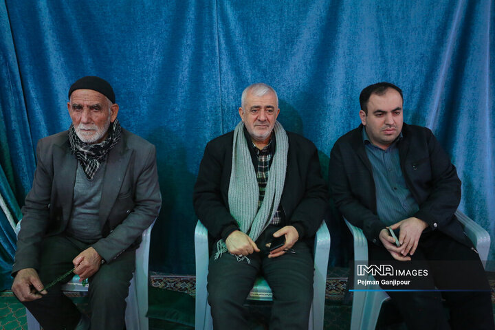 نشست مسئولین استان اصفهان با  مردم منطقه 11