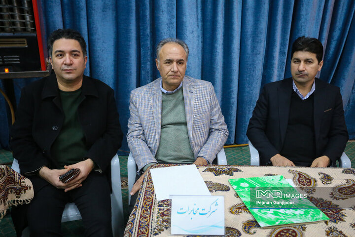 نشست مسئولین استان اصفهان با  مردم منطقه 11