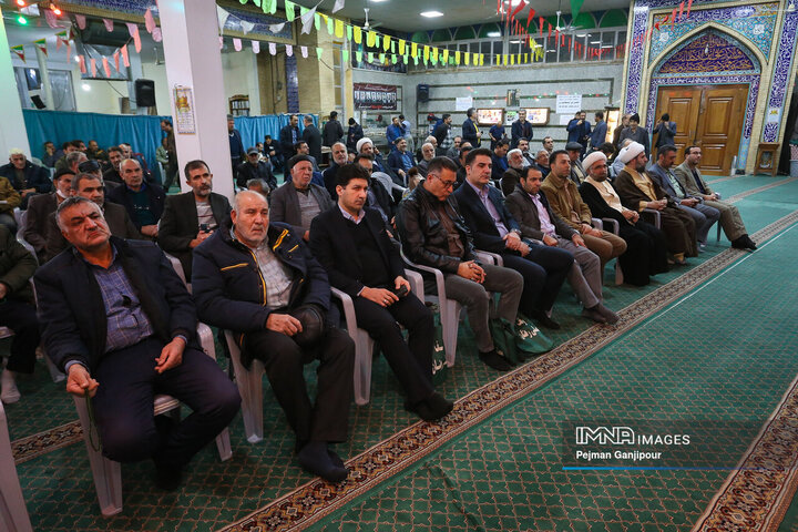 نشست مسئولین استان اصفهان با  مردم منطقه 11