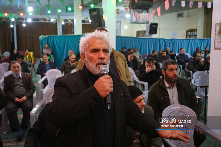 نشست مسئولین استان اصفهان با مردم منطقه 11