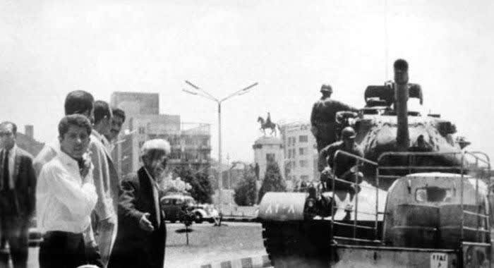 صدای مردم؟! این ژست‌ها به شما نمی‌آید آقای پهلوی