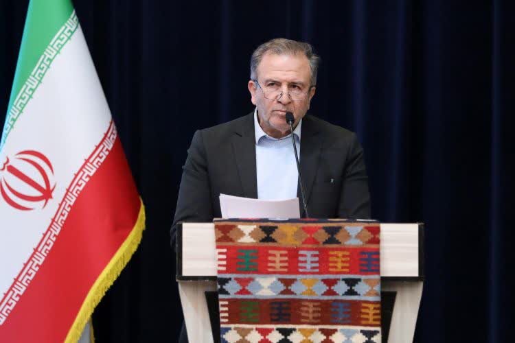 کسانی که ارز را به کشور باز نمی‌گردانند به مردم معرفی کنید