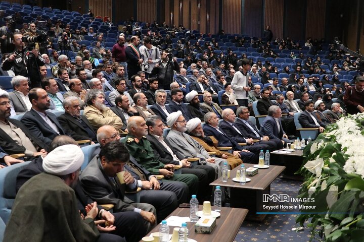 مراسم اعطای نشان مشهدالرضا(ع)