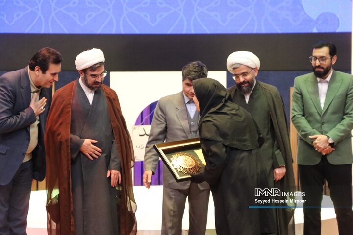 مراسم اعطای نشان مشهدالرضا(ع)