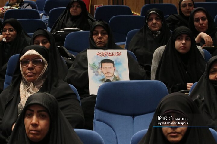 مراسم اعطای نشان مشهدالرضا(ع)