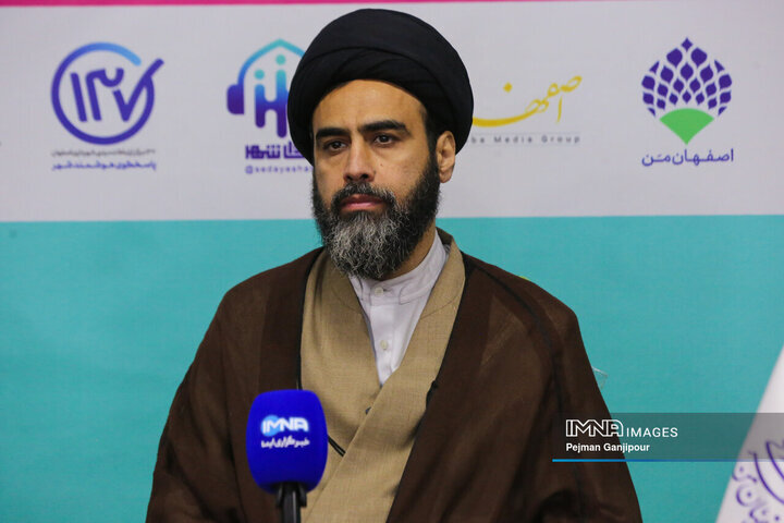 مسجدی که در زمستان «خانه پدری» شد