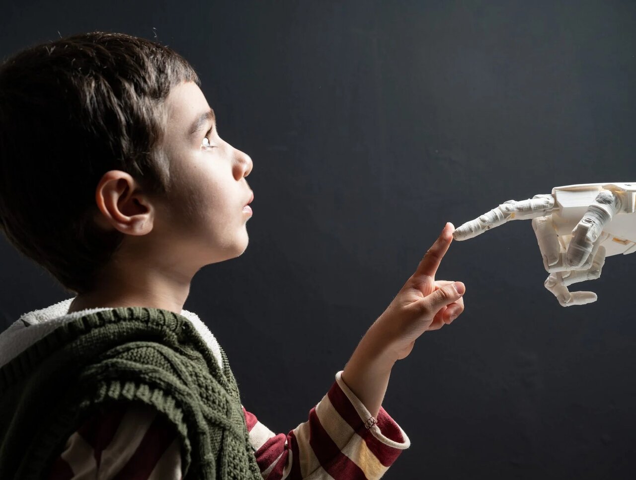 نگاهی به چهارچوب حقوق کودکان و نوجوانان در دنیای بیمرز نوین امروز