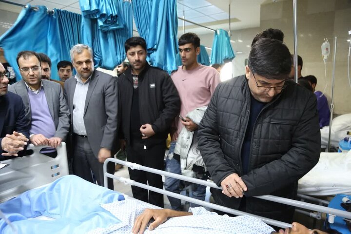 عیادت استاندار چهارمحال و بختیاری از عوامل انتظامی حادثه لردگان