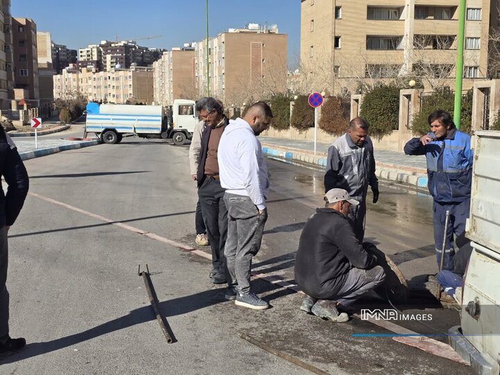 مشکل فاضلاب خیابان گلستان شهرک شهید کشوری برطرف شد