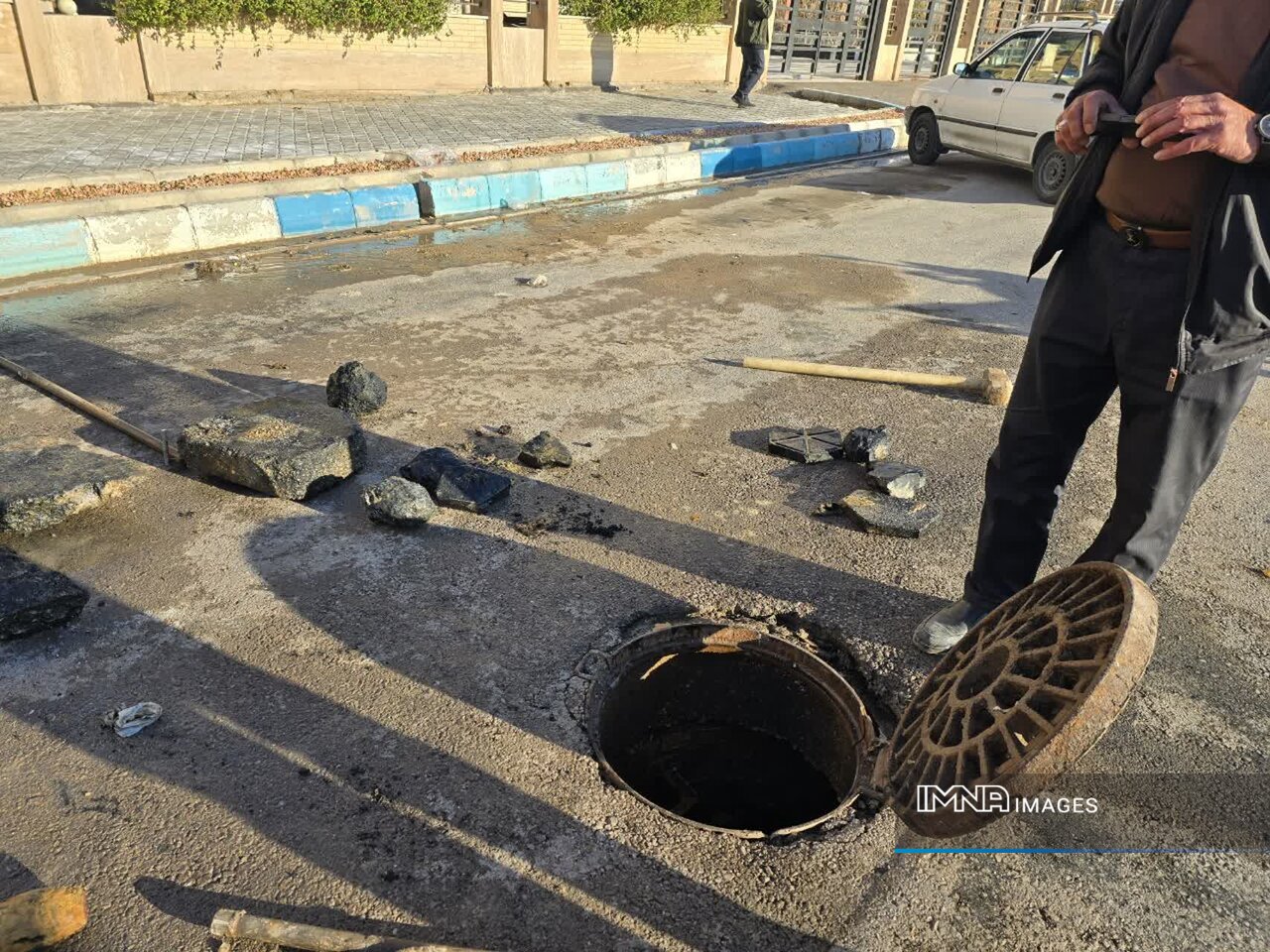 مشکل فاضلاب خیابان گلستان شهرک شهید کشوری برطرف شد