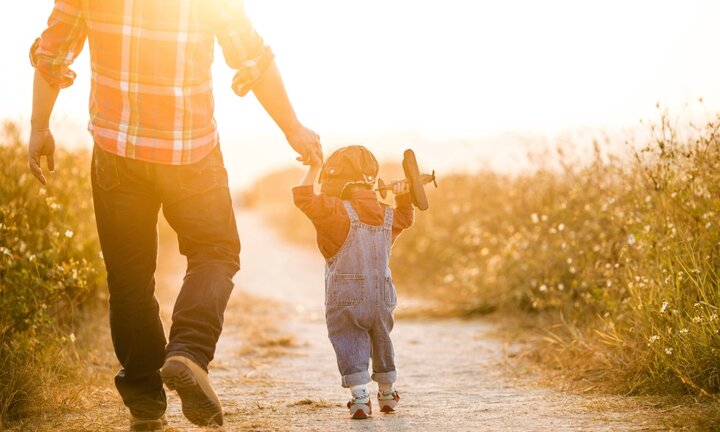 پدر؛ معمار هویت و شخصیت اجتماعی فرزندان