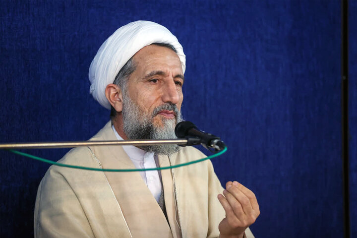 مداحان جایگاه بی‌نظیر رهبری را تبیین کنند