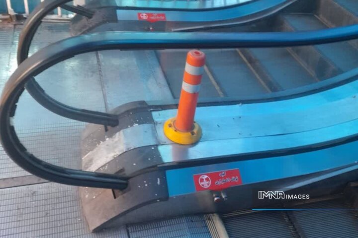 عملیات نظافت و ایمنی پل‌های عابر پیاده مکانیزه به‌صورت مستمر و با حساسیت در حال انجام است