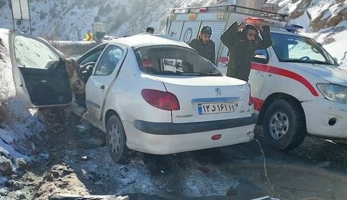 یک فوتی بر اثر برخورد یک دستگاه اتوبوس با پژوه ۲۰۶ در محور هراز