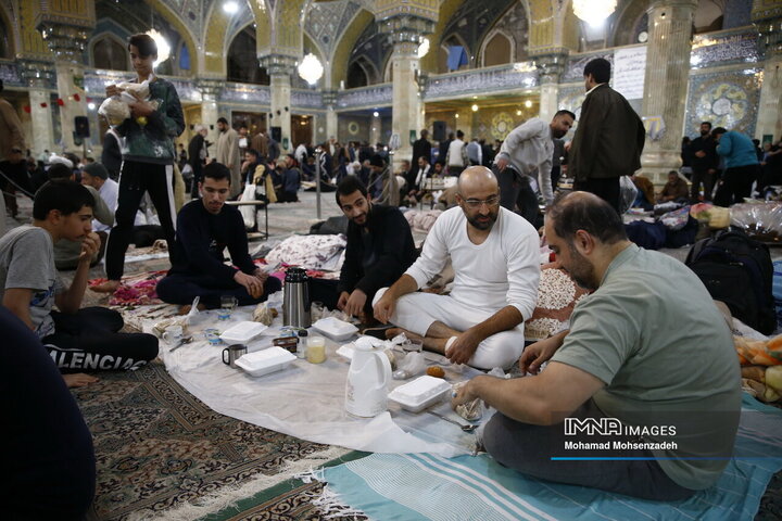 مراسم اعتکاف طلاب غیر ایرانی