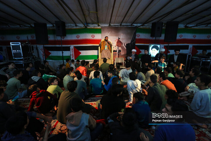 بزرگترین اعتکاف دهه نودی‌ها در مسجد سید اصفهان