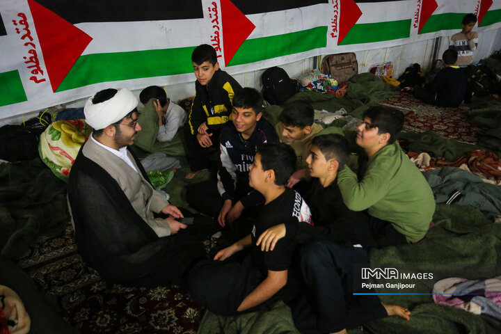 بزرگترین اعتکاف دهه نودی‌ها در مسجد سید اصفهان