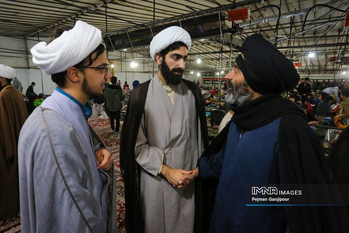 بزرگترین اعتکاف دهه نودی‌ها در مسجد سید اصفهان