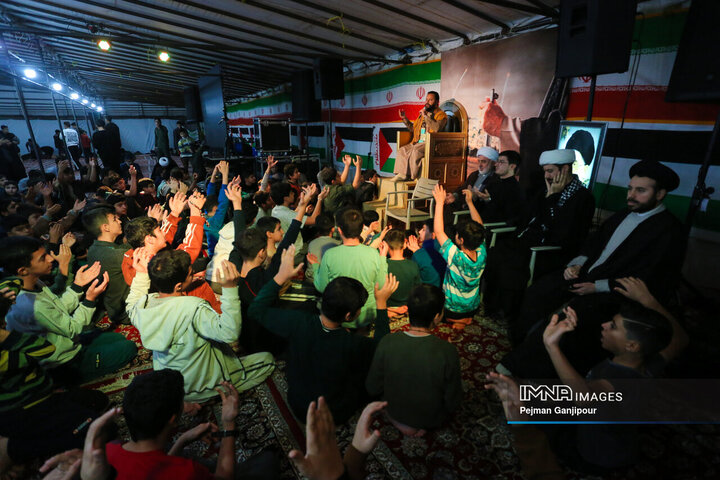 بزرگترین اعتکاف دهه نودی‌ها در مسجد سید اصفهان