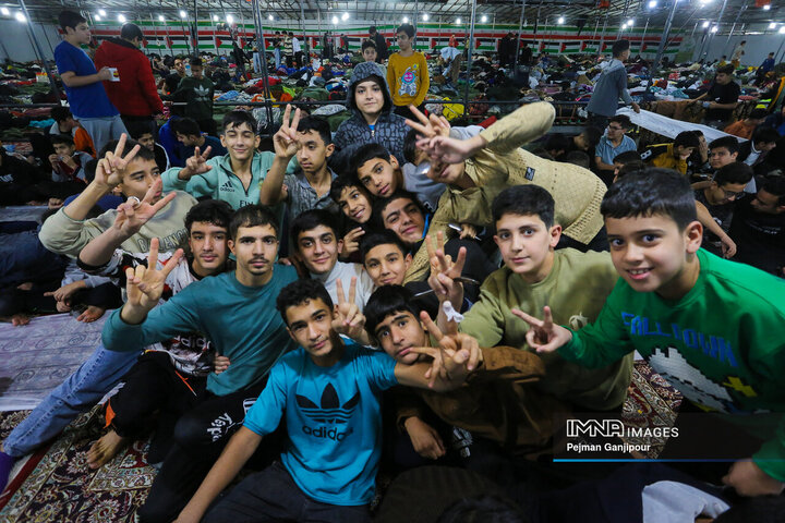 بزرگترین اعتکاف دهه نودی‌ها در مسجد سید اصفهان