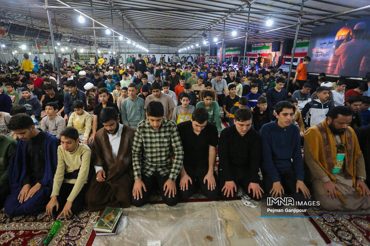 بزرگترین اعتکاف دهه نودی‌ها در مسجد سید اصفهان