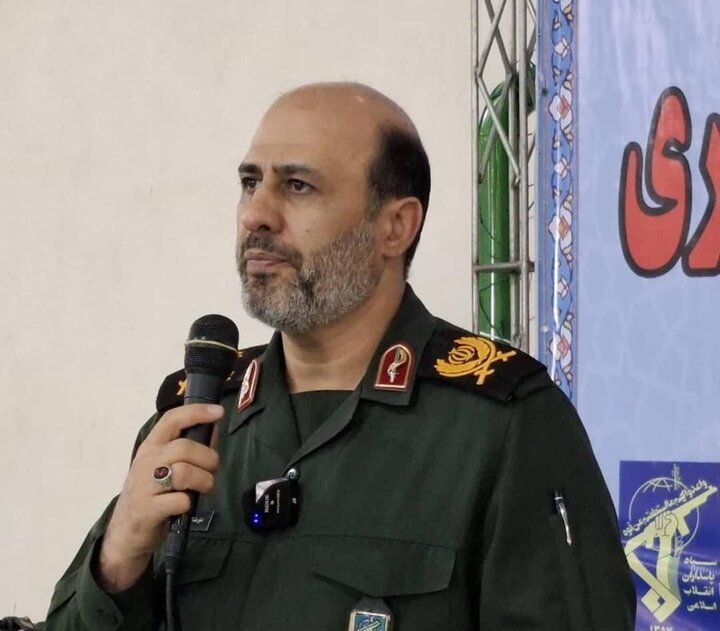 دشمن با ترور فرماندهان مقاومت نمی‌تواند نور انقلاب را خاموش کند