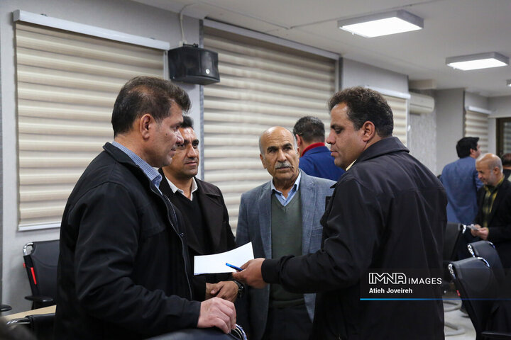 جلسه نهضت پاسخگویی به مطالبات شوراهای اسلامی و دهیاران بخش مرکزی شهرستان اصفهان