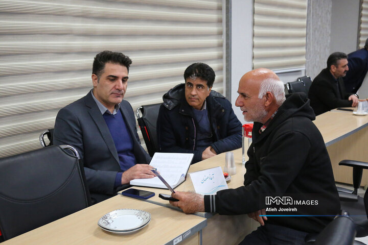 جلسه نهضت پاسخگویی به مطالبات شوراهای اسلامی و دهیاران بخش مرکزی شهرستان اصفهان