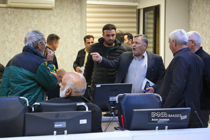 جلسه نهضت پاسخگویی به مطالبات شوراهای اسلامی و دهیاران بخش مرکزی شهرستان اصفهان