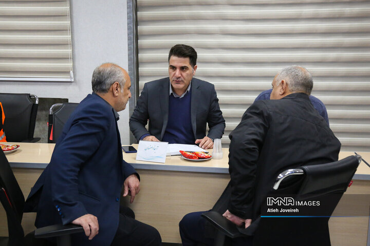 جلسه نهضت پاسخگویی به مطالبات شوراهای اسلامی و دهیاران بخش مرکزی شهرستان اصفهان