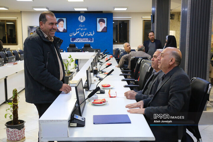 جلسه نهضت پاسخگویی به مطالبات شوراهای اسلامی و دهیاران بخش مرکزی شهرستان اصفهان